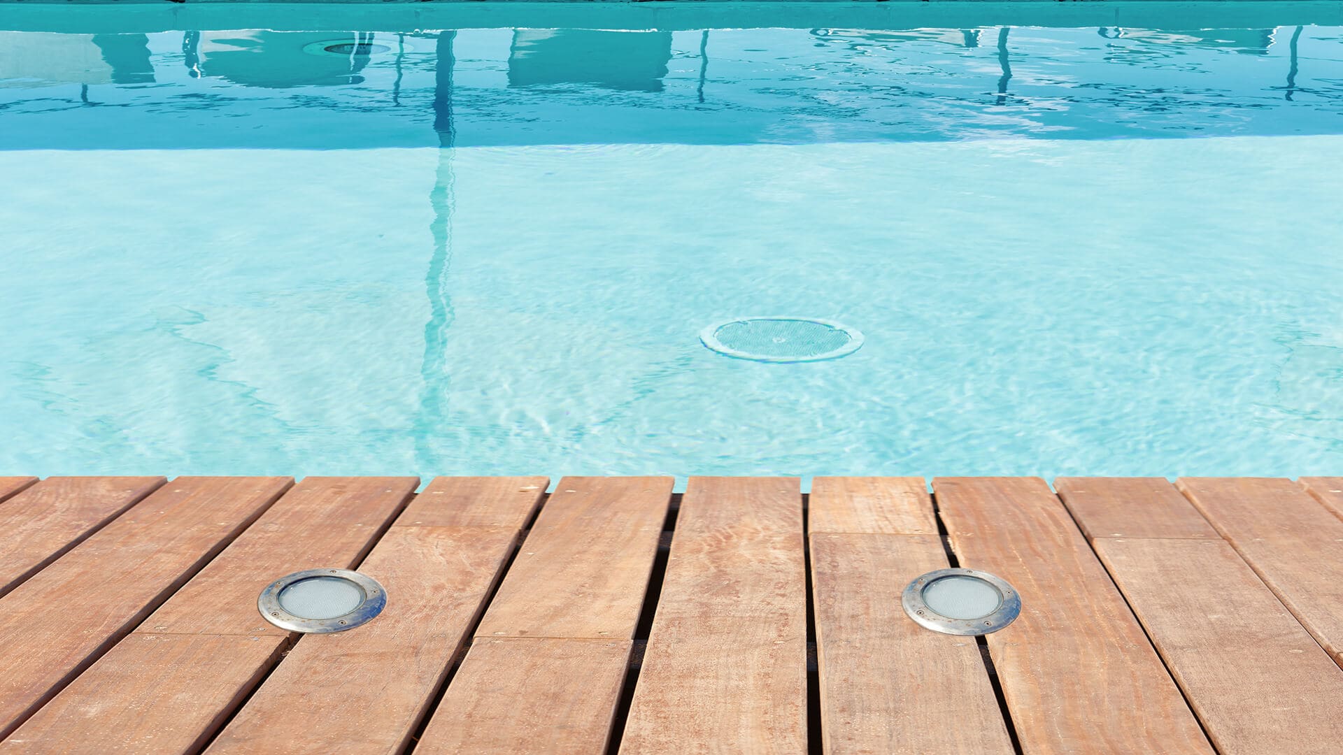 rebord de piscine