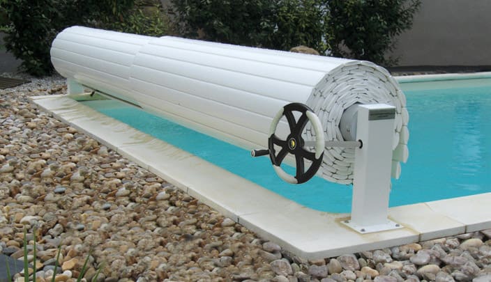 https://www.piscines-hydrosud.fr/medias_produits/imgs/details-volet-manuel.jpg