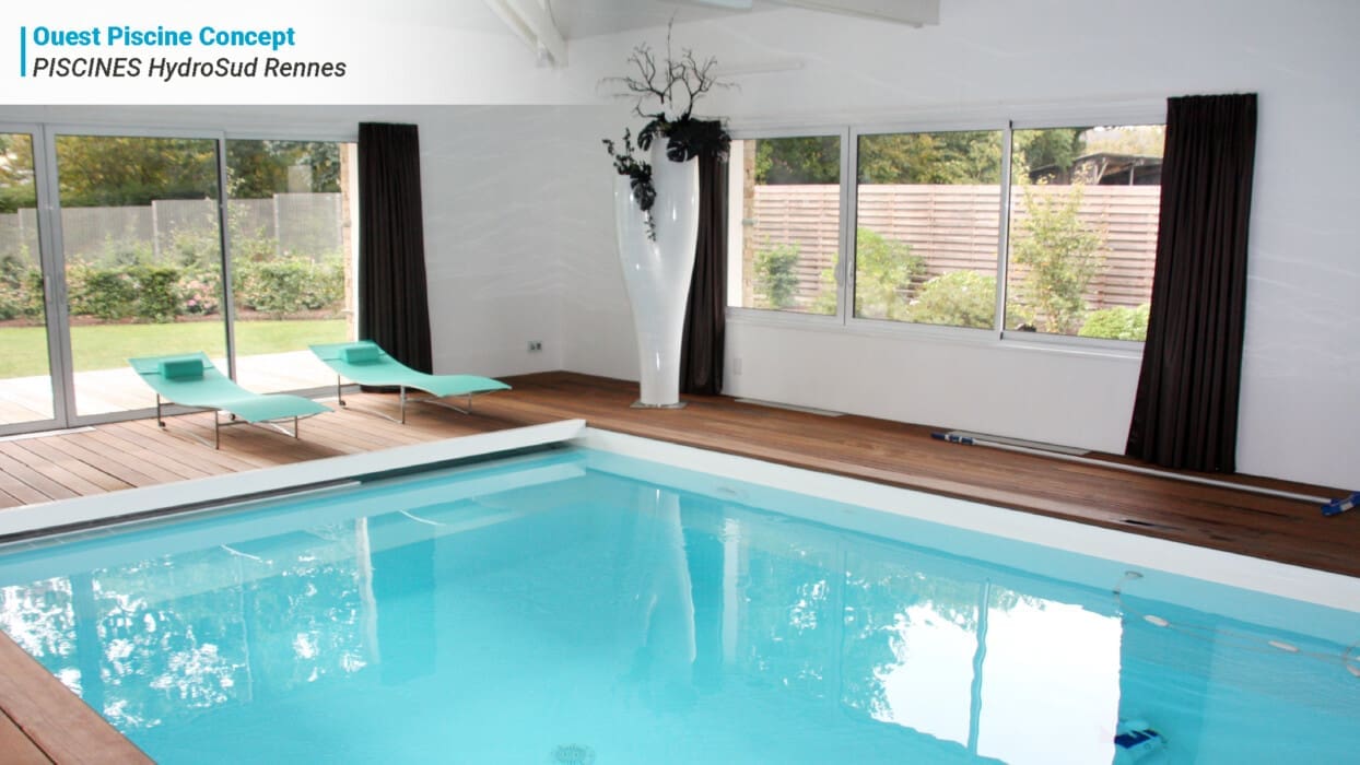 Piscine intérieur faite par PISCINES HydroSud Rennes