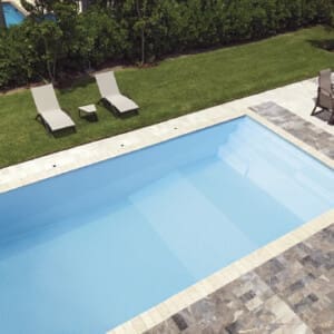Piscine coque FIZZ 7.90 x 3.80 m- SPLASHÉO